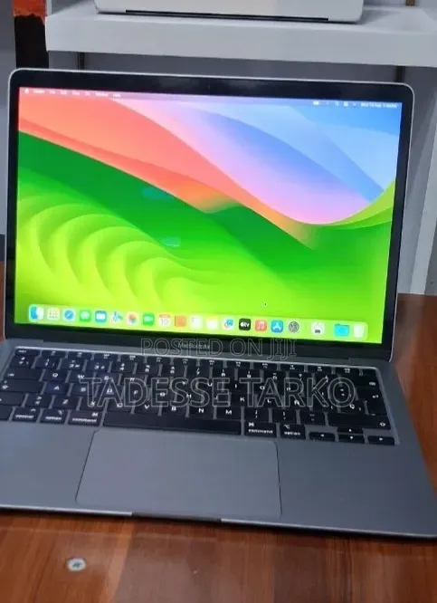 New Laptop Apple MacBook Air 2020 8GB Intel Core i5 SSD 512GB