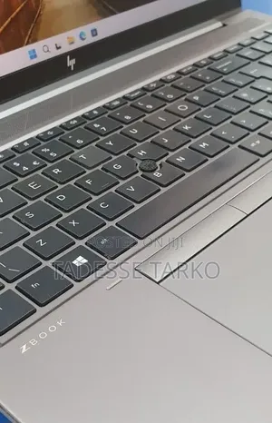 New Laptop HP ZBook Firefly G8 16GB Intel Core i7 SSD 512GB