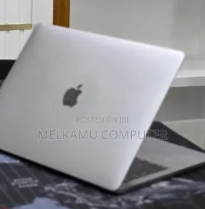 New Laptop Apple MacBook Pro 2017 16GB Intel Core i5 SSD 512GB