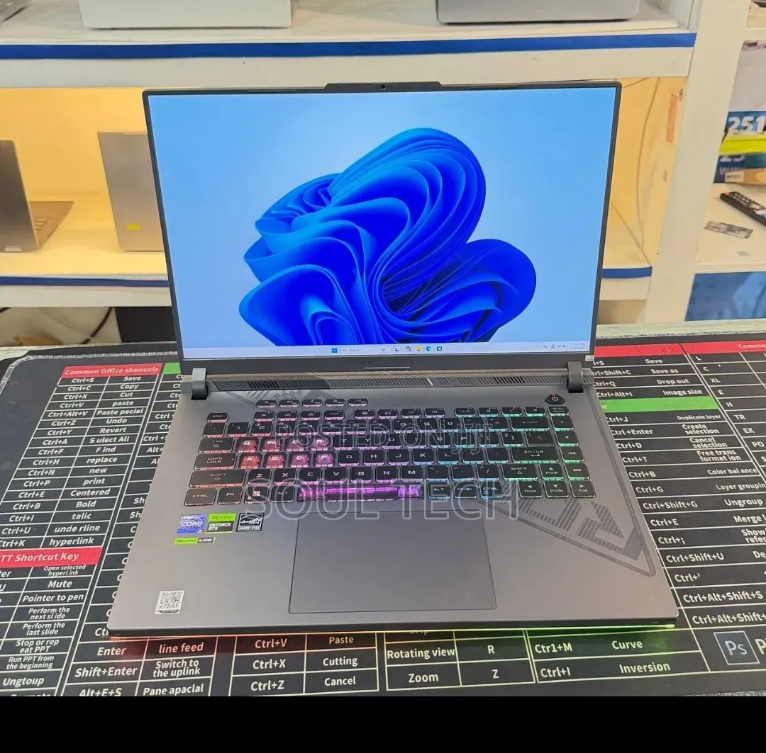 New Laptop Asus ROG Strix G15 16GB Intel Core i9 SSD 1T