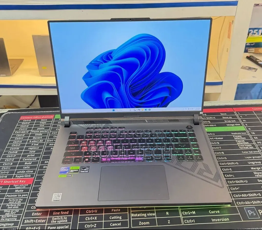 New Laptop Asus ROG Strix G15 16GB Intel Core i9 SSD 1T