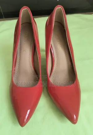 Chase + Chloe Red Patent Leather Pointed-Toe Heels – Size 7/37