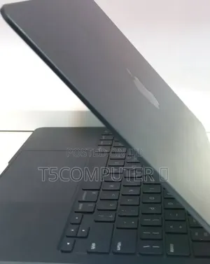 New Laptop Apple MacBook Air 2022 M2 16GB Apple M2 SSD 256GB