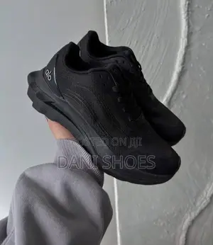 Alo Yoga Black