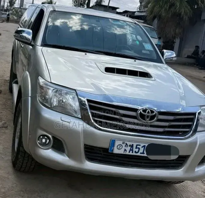 Toyota Hilux 2013