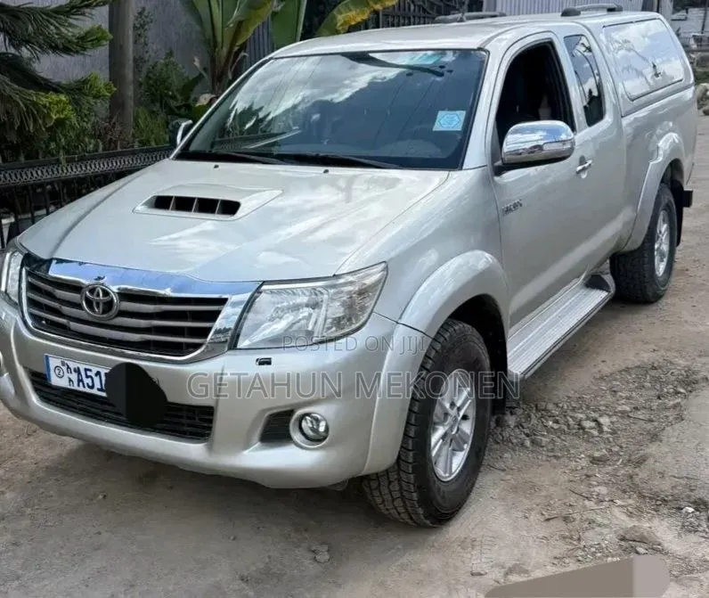 Toyota Hilux 2013