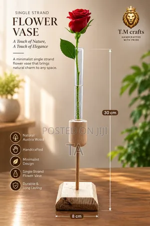 Handcrafted Single-Strand Flower Vase 