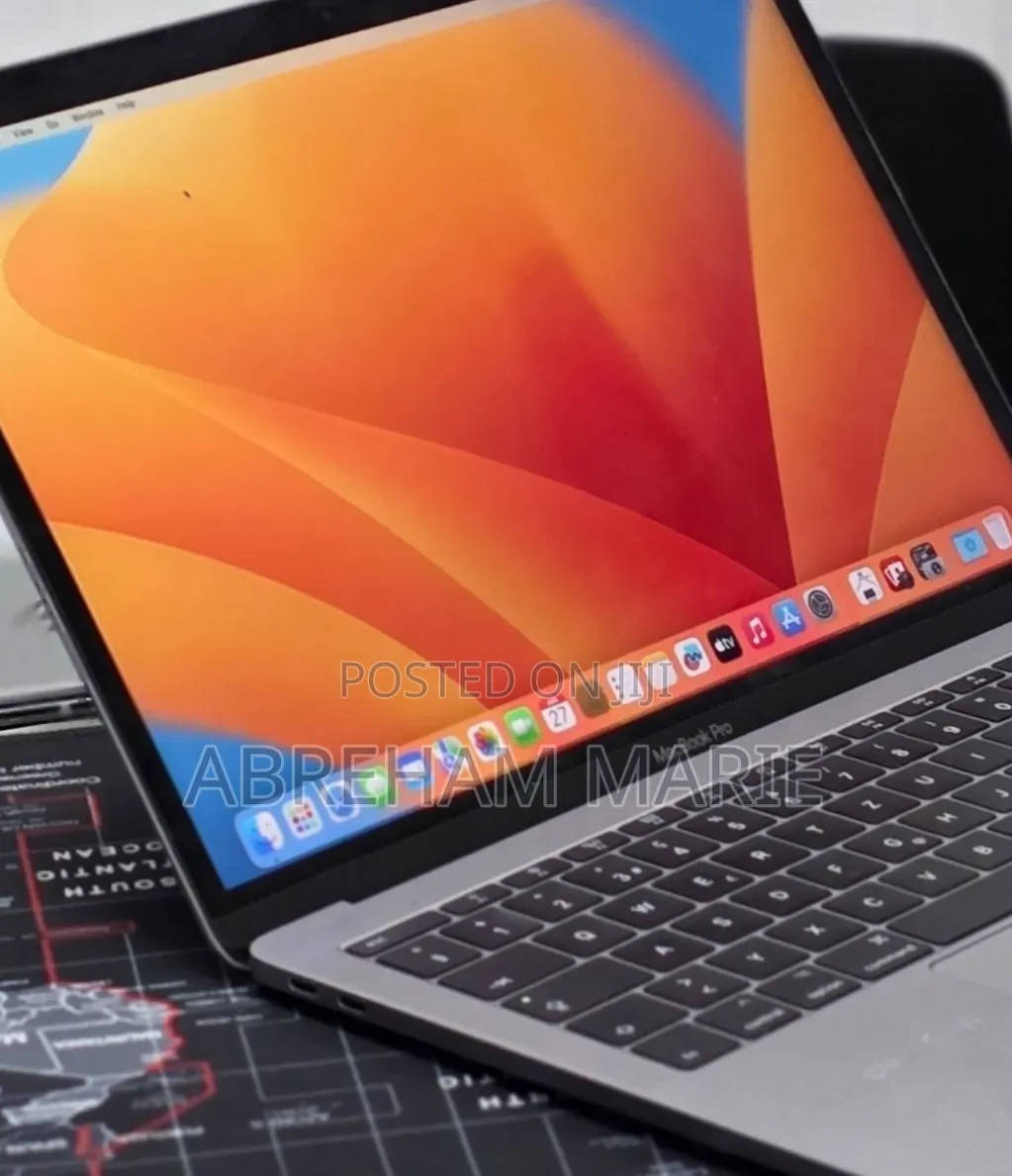 New Laptop Apple MacBook Pro 2017 16GB Intel Core i5 SSD 512GB