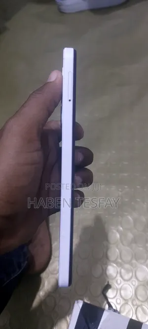 Infinix Smart 7 HD 64 GB White
