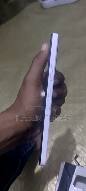 Infinix Smart 7 HD 64 GB White