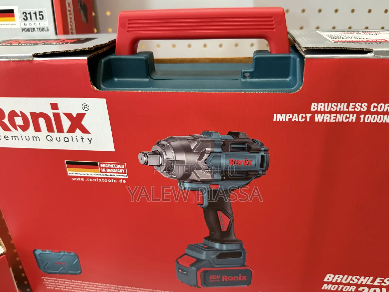 Ronix 8675 Is a 20V Heavy-Duty Cordless Impact Wrench Engineered With