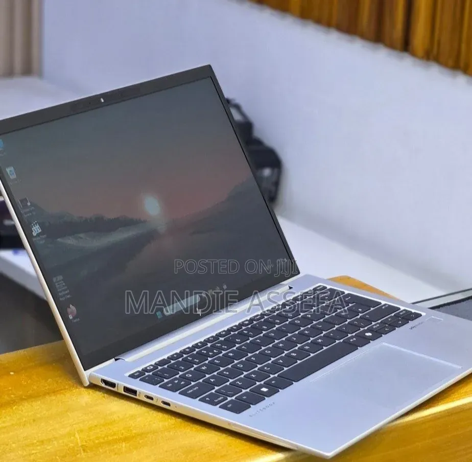 New Laptop HP Elitebook 830 G11 16GB Intel Core Ultra 7 SSD 512GB