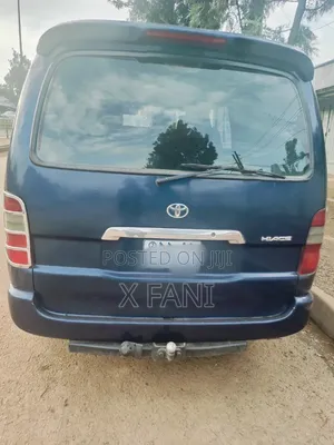 Toyota HiAce 2011 Blue
