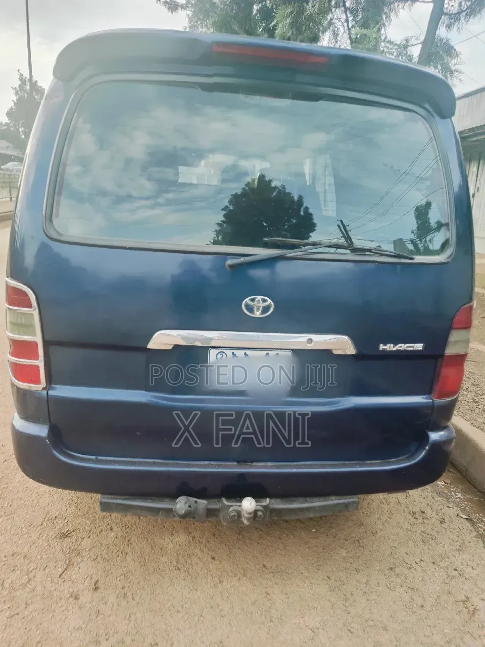 Toyota HiAce 2011 Blue