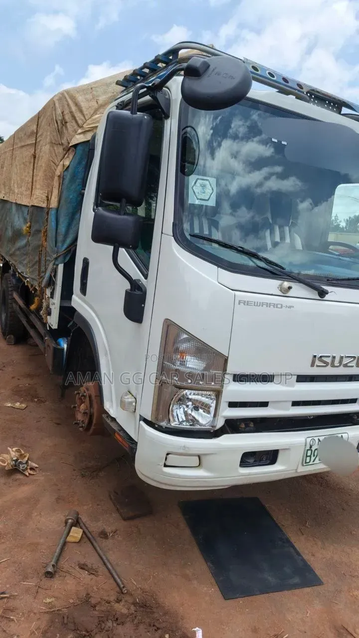 Isuzu. Obama. 2024