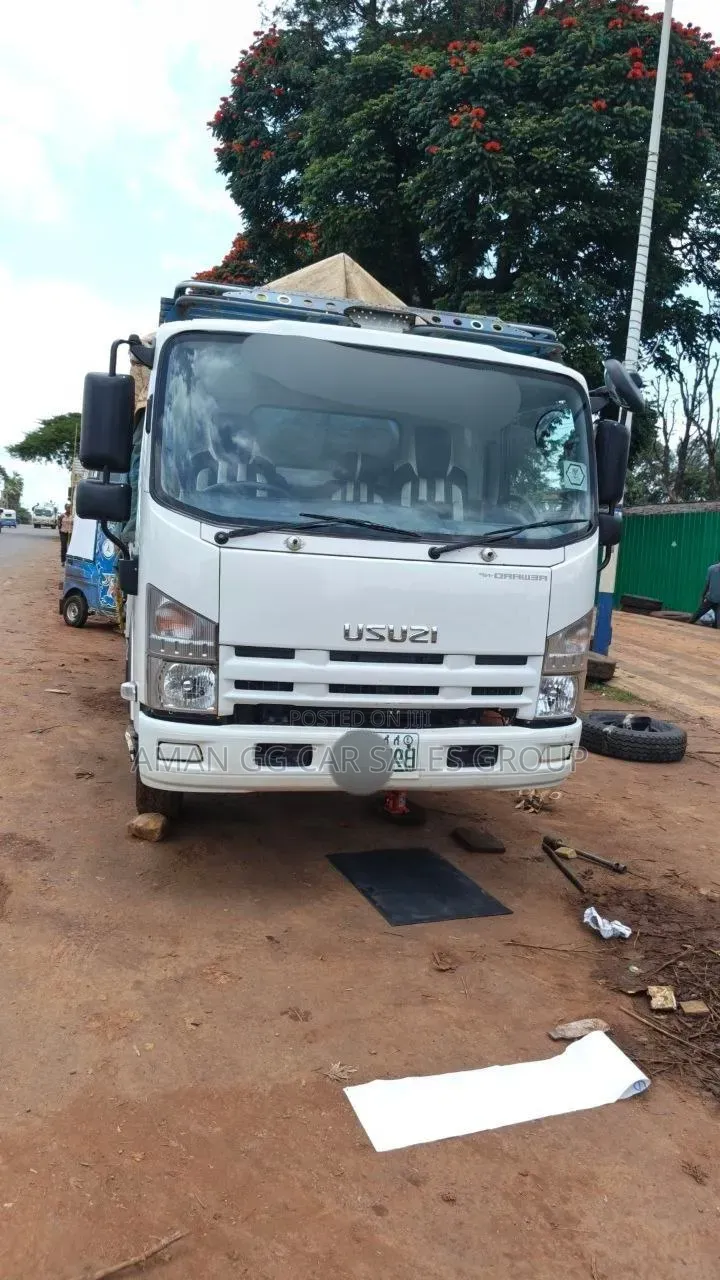 Isuzu. Obama. 2024