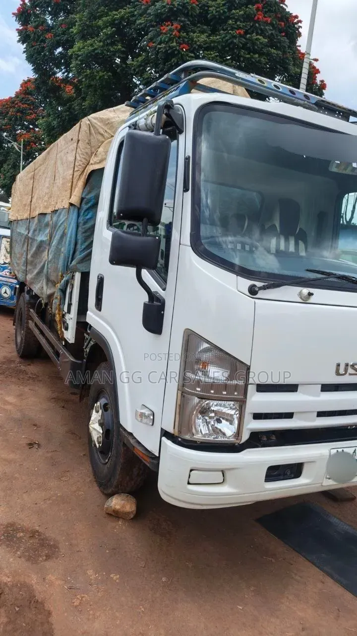 Isuzu. Obama. 2024