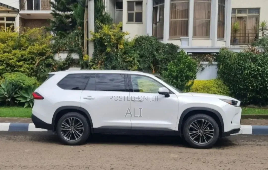 Toyota Grand Highlander 2025 White