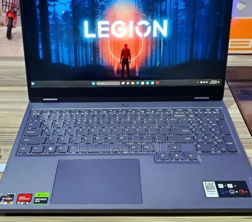 New Laptop Lenovo 16GB AMD Ryzen 7 SSD 512GB