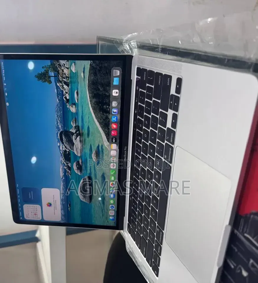 New Laptop Apple MacBook Pro 2020 M1 16GB Apple M1 SSD 1T