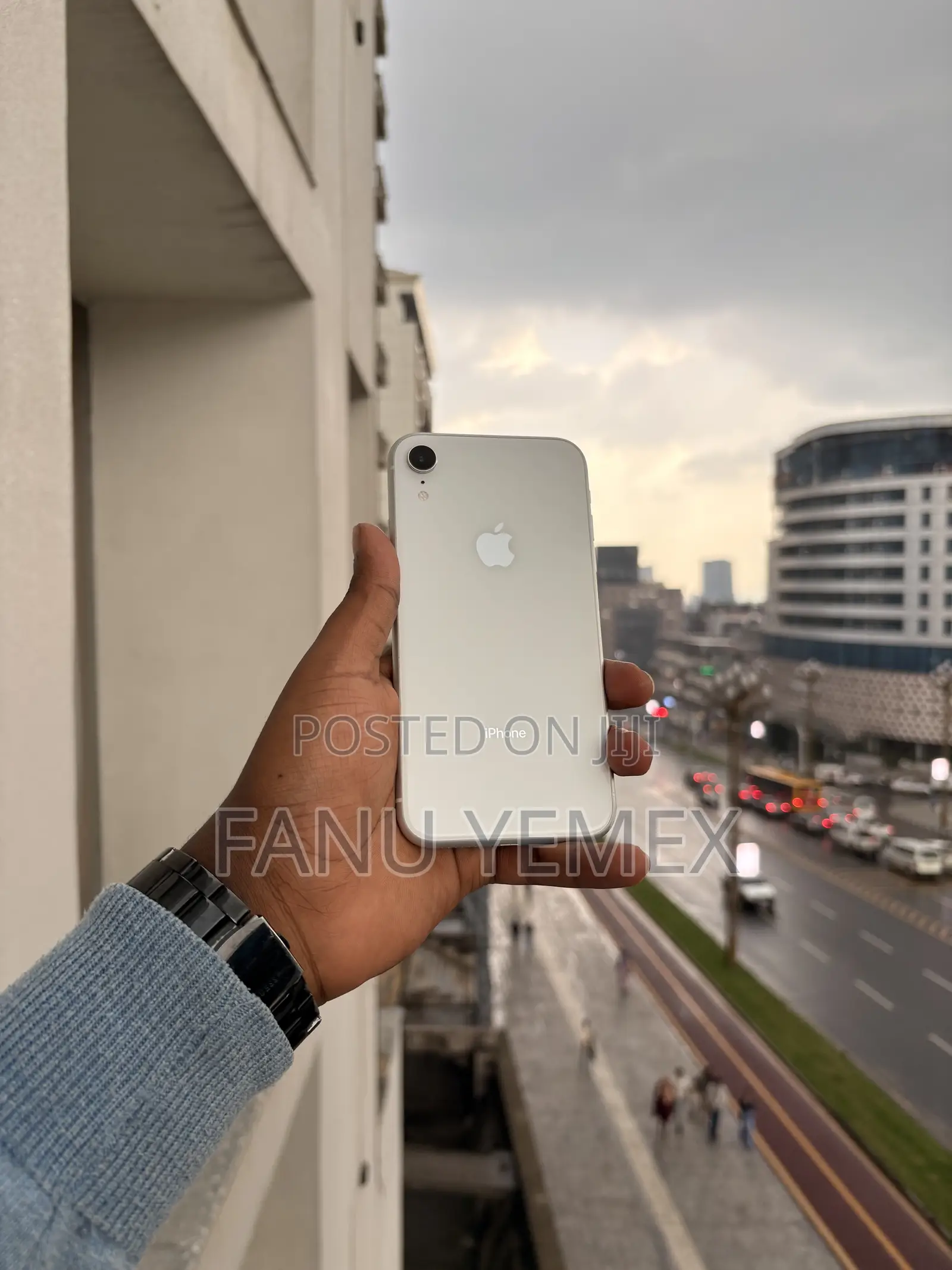 Apple iPhone XR 64 GB White