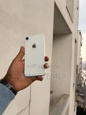 Apple iPhone XR 64 GB White