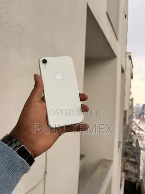 Apple iPhone XR 64 GB White