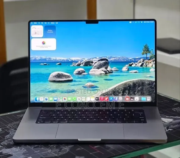 New Laptop Apple MacBook 16GB SSD 512GB