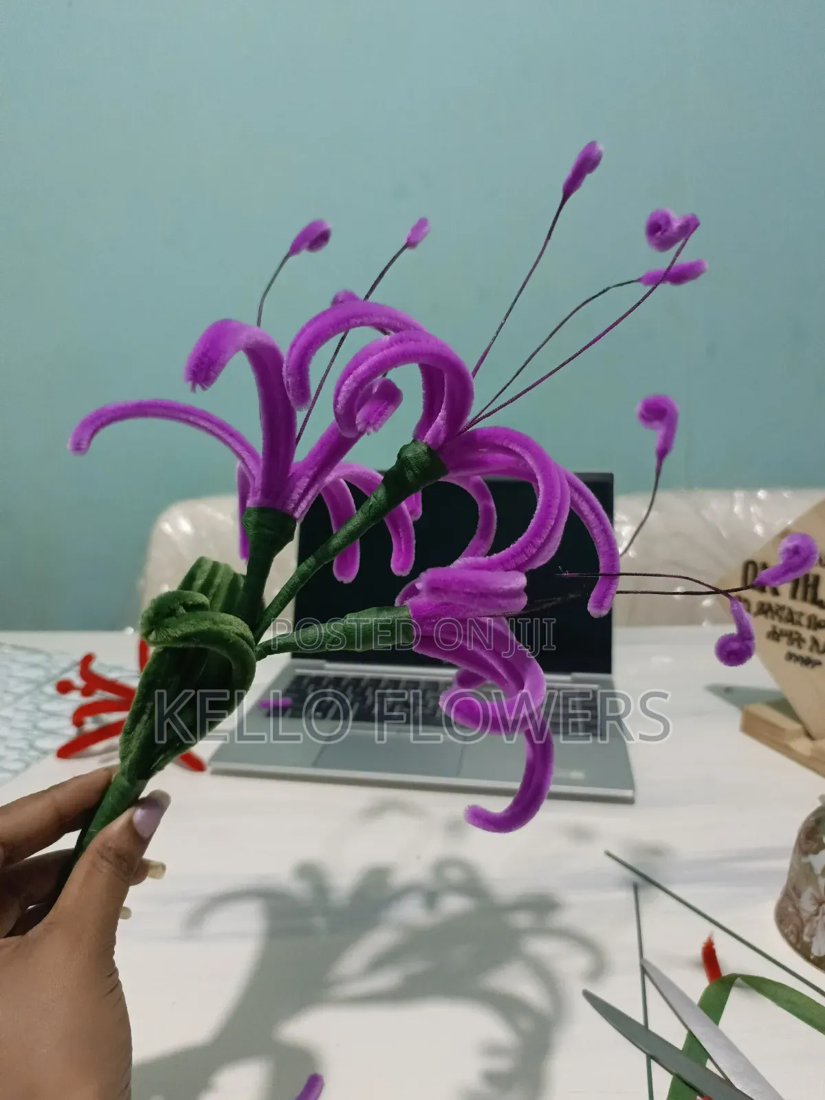Kello Fuzzy Wire Flowers