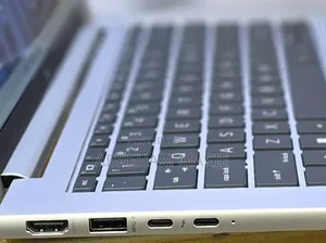New Laptop HP EliteBook 840 10 16GB Intel Core i7 SSD 512GB