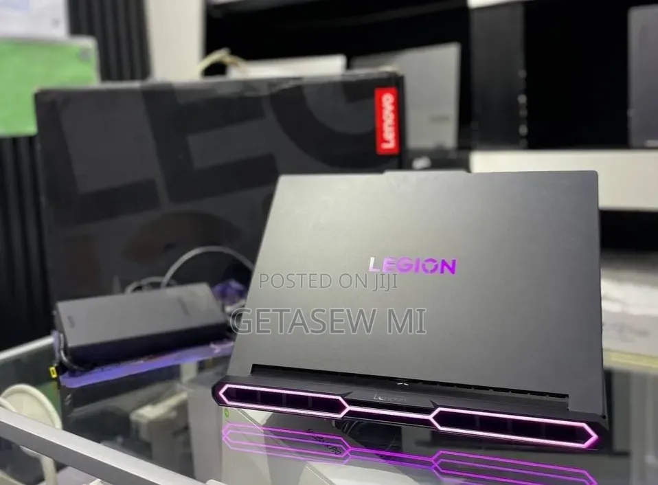 New Laptop Lenovo Legion 7 32GB Intel Core Ultra 9 SSD 1T