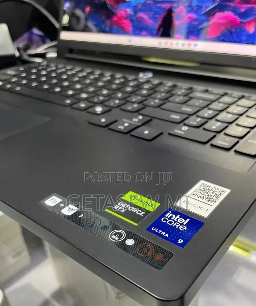 New Laptop Lenovo Legion 7 32GB Intel Core Ultra 9 SSD 1T