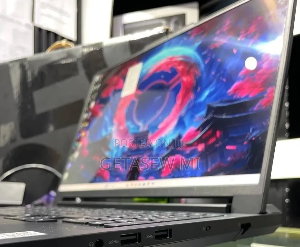 New Laptop Lenovo Legion 7 32GB Intel Core Ultra 9 SSD 1T