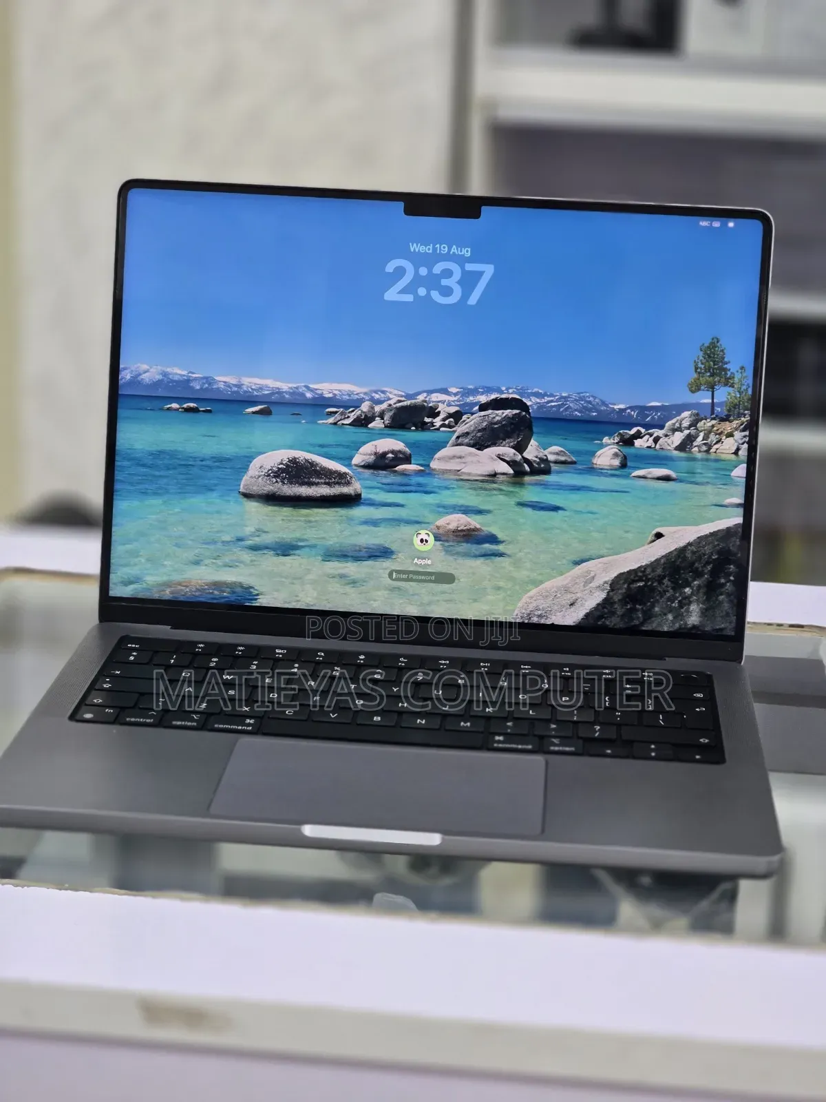 New Laptop Apple MacBook Pro 2021 M1 32GB Apple M1 Pro SSD 512GB
