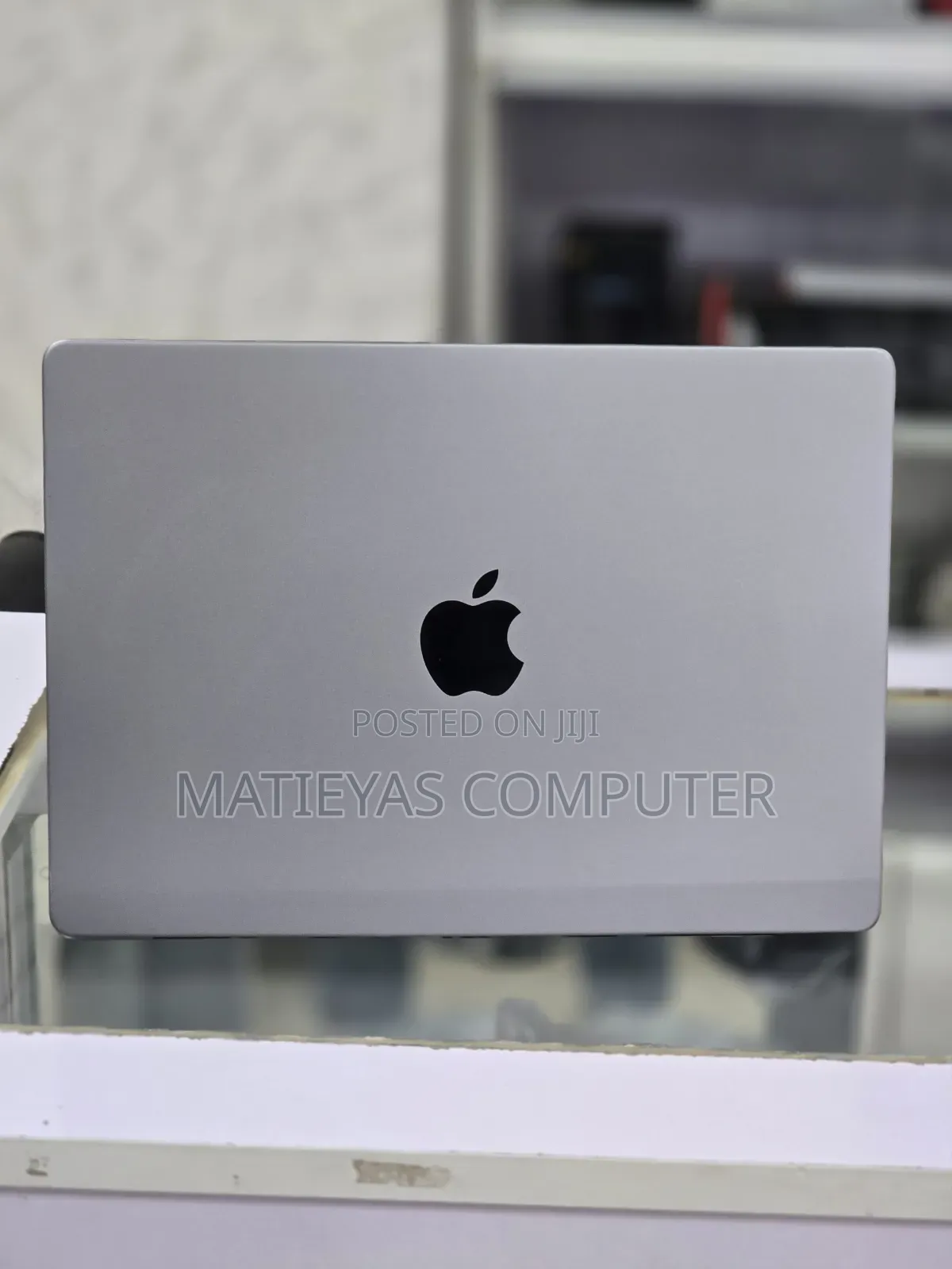 New Laptop Apple MacBook Pro 2021 M1 32GB Apple M1 Pro SSD 512GB