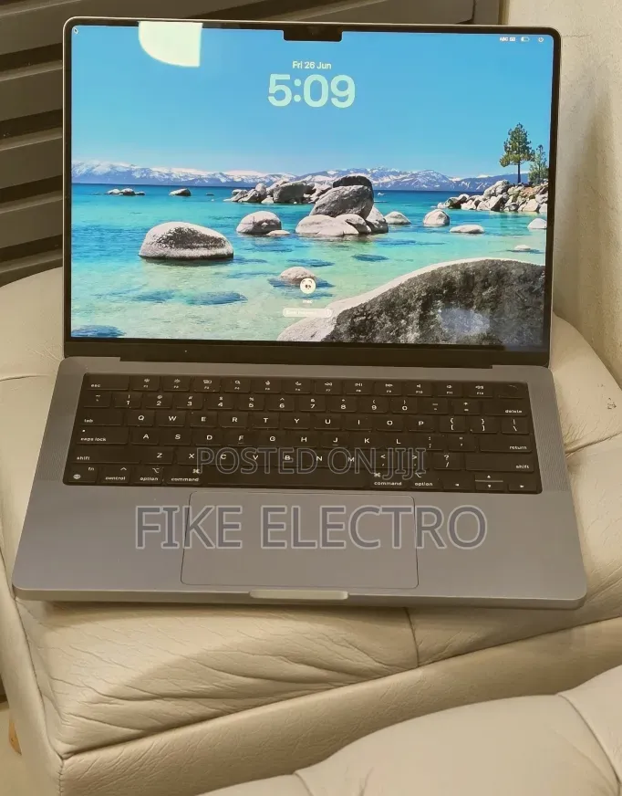 New Laptop Apple MacBook Pro 2021 M1 32GB Apple M1 Pro SSD 512GB
