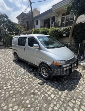 Toyota HiAce 2003 Silver
