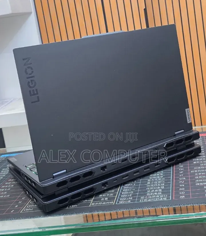 New Laptop Lenovo Legion Pro 7 48GB Intel Core i9 SSD 1T