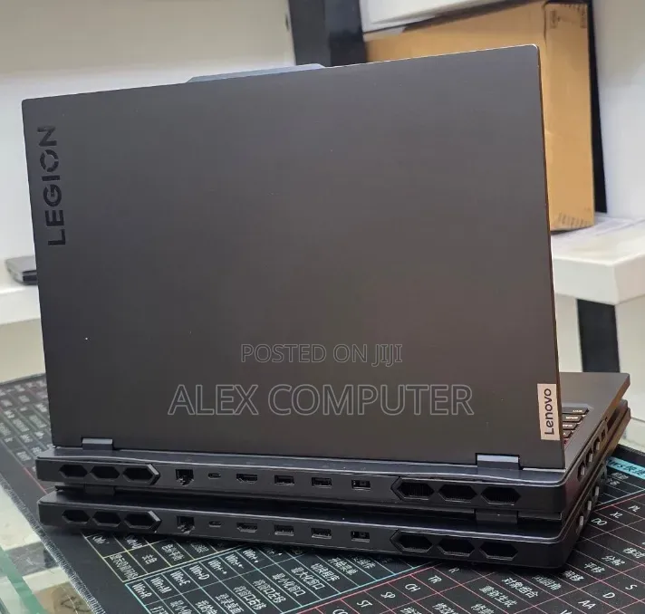 New Laptop Lenovo Legion Pro 7 48GB Intel Core i9 SSD 1T