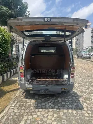 Toyota HiAce 2003 Silver