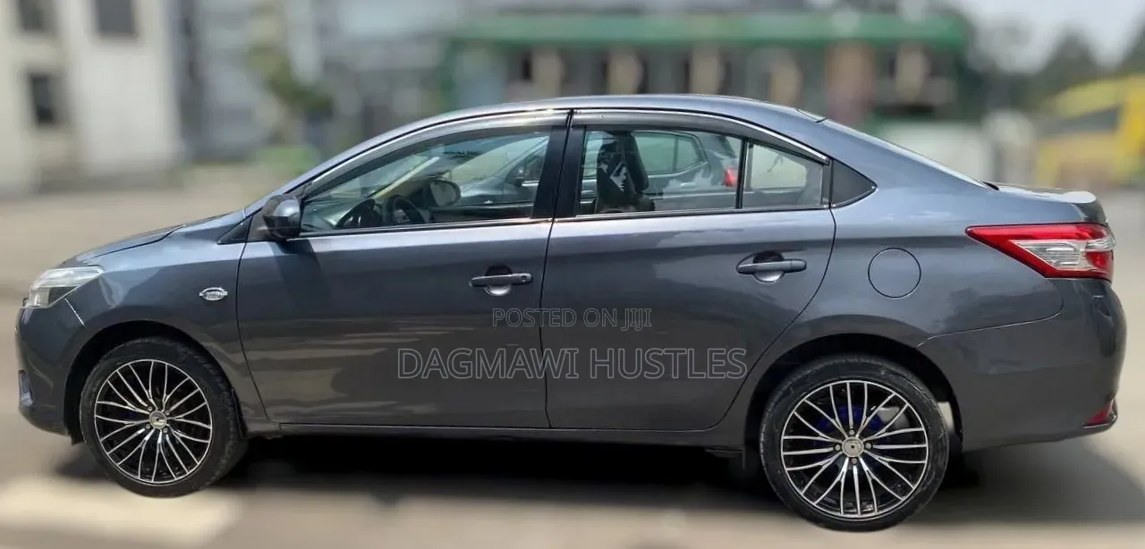 Toyota Yaris 2014 Gray