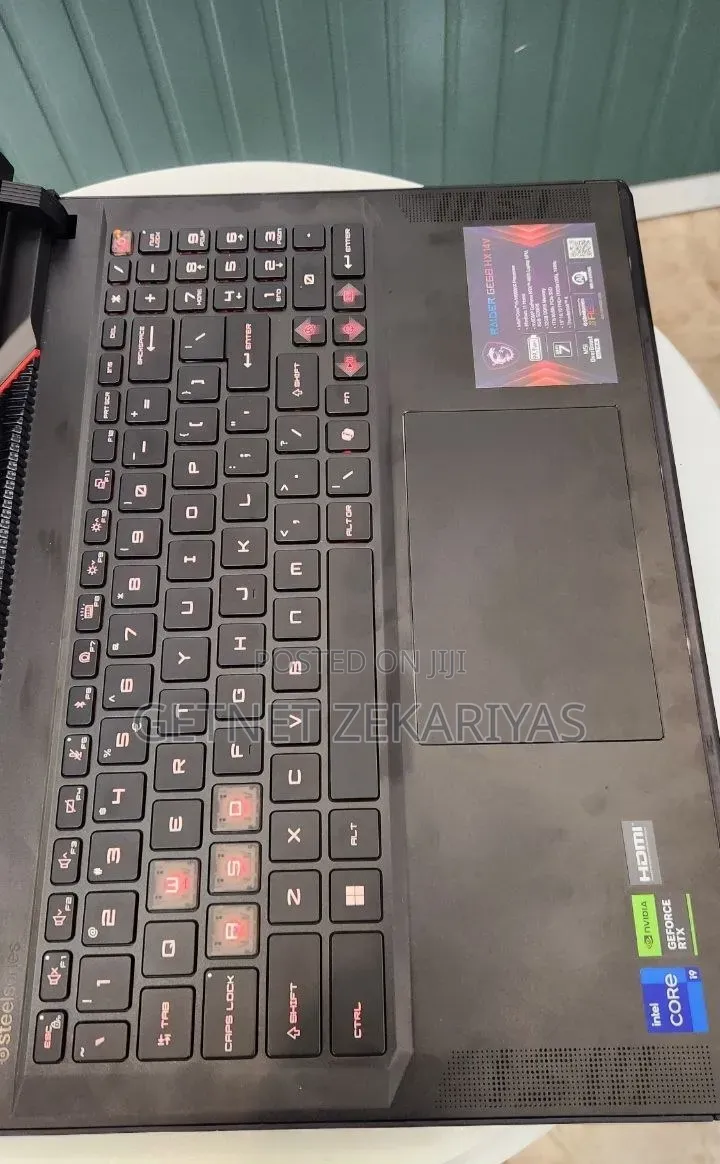 New Laptop MSI Raider GE68HX 13VI-202US 16GB Intel Core i9 SSD 1T