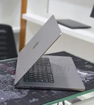 New Laptop Apple MacBook Pro 2023 M2 Pro 16GB Apple M2 SSD 512GB