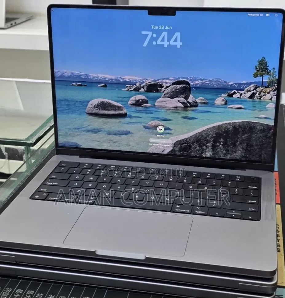 New Laptop Apple MacBook Pro 2020 M1 16GB Apple M1 SSD 512GB