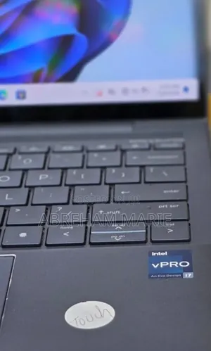 New Laptop HP Dragonfly G3 16GB Intel Core i7 SSD 512GB