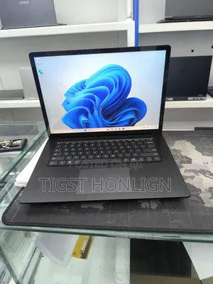 New Laptop Microsoft Surface Book 3 16GB Intel Core i7 SSD 512GB