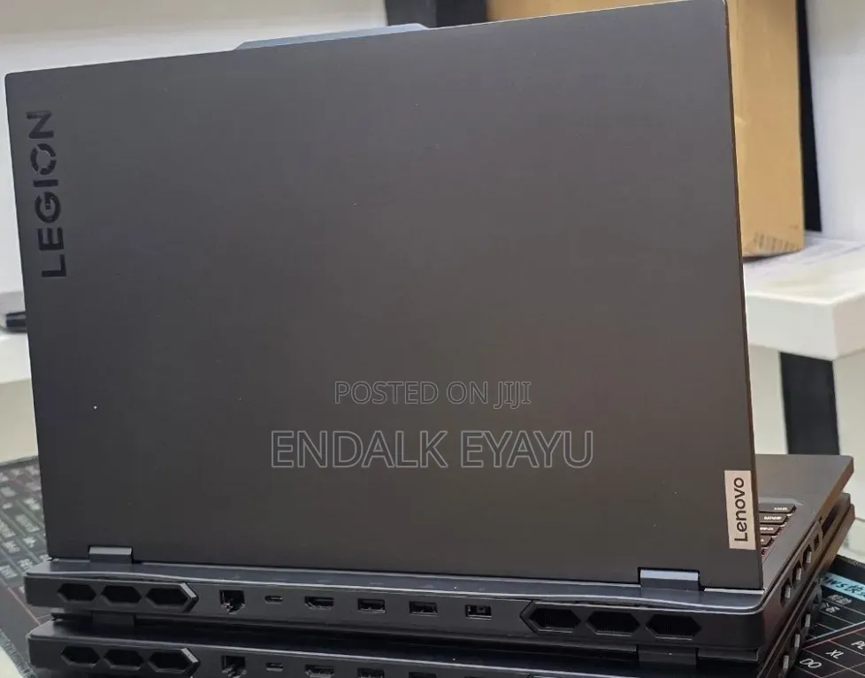 New Laptop Lenovo Legion Pro 7 48GB Intel Core i9 SSD 1T