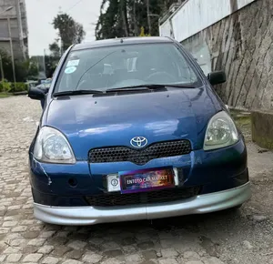 Toyota Vitz 2000 Blue