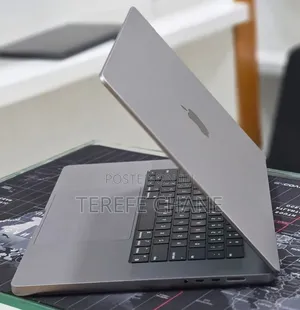 New Laptop Apple MacBook Pro 2023 M2 16GB Apple M2 SSD 512GB