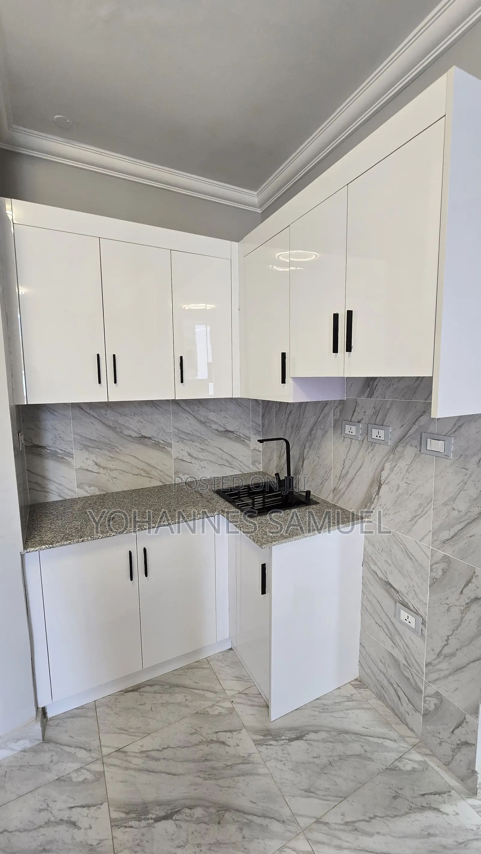 2bdrm Apartment in Hiya Real-Estate, Yeka for sale
